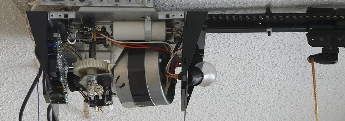 Sliding Garage Door Humming Noise Repair in Springfield, Illinois